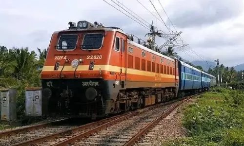 కెంద్ర బడ్జెట్ తో  రైల్వే బడ్జెట్ విలీనం ...ఎందుకలా ?