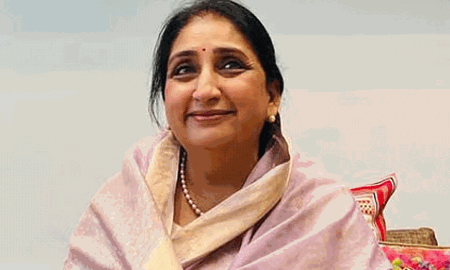 మహా రాజకీయంలో ఆమె అత్యంత కీలకం