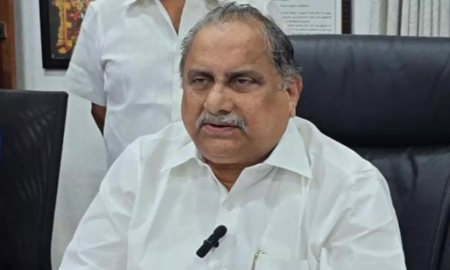 ముద్రగడ రెండో వైపు చూస్తున్నారా ? ముద్రగడ రెండో వైపు చూస్తున్నారా ?