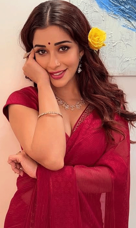 Nyrraa Banerjis Stunning Red Saree Throwback