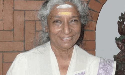 పద్మ అవార్డుని వదులుకున్న గాయని ఎస్ జానకి