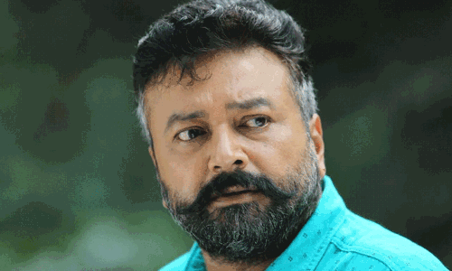 శబరిమల బంగారం చోరీ కేసులో ట్విస్ట్ : ఆ నటుడిని విచారించిన సిట్