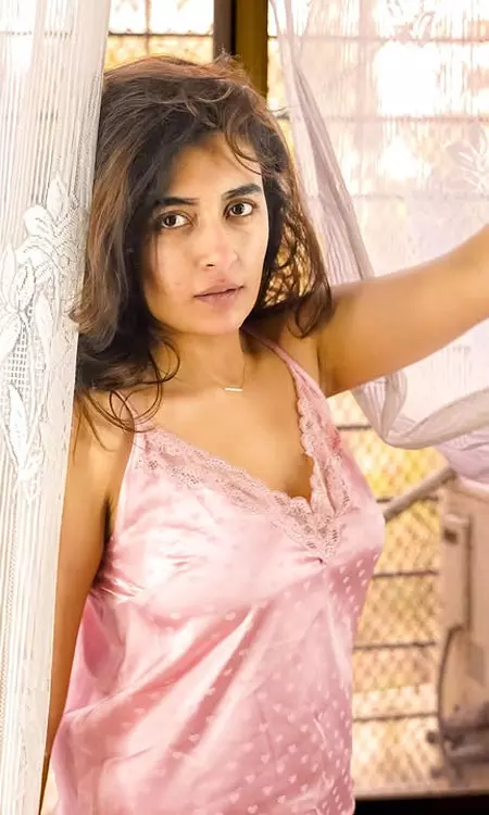 Jinal Joshi’s Too Glam For One Frame