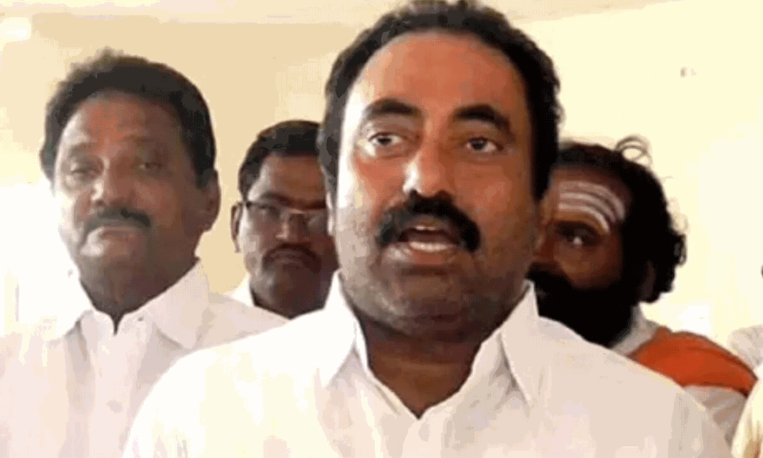 త్రివిక్రమ్ స్పీచ్ లో ఆ మాట మాదిరి కావలి ఎమ్మెల్యేకు ఎదురైంది త్రివిక్రమ్ స్పీచ్ లో ఆ మాట మాదిరి కావలి ఎమ్మెల్యేకు ఎదురైంది