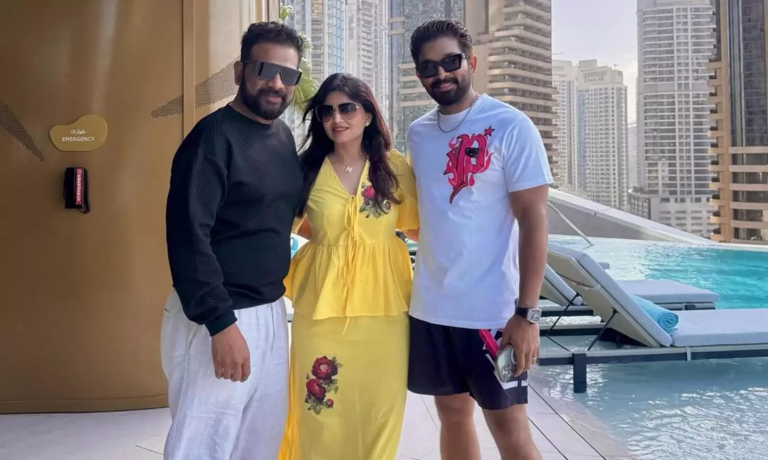 అల్లు వారి పెళ్లి సందడి.. దుబాయ్ పార్టీతో పీక్స్! అల్లు వారి పెళ్లి సందడి.. దుబాయ్ పార్టీతో పీక్స్!