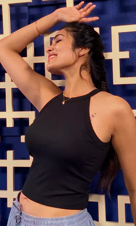 One Smile, Thousand Emotions; Divi Vadthyas Latest Photo Is Pure Magic