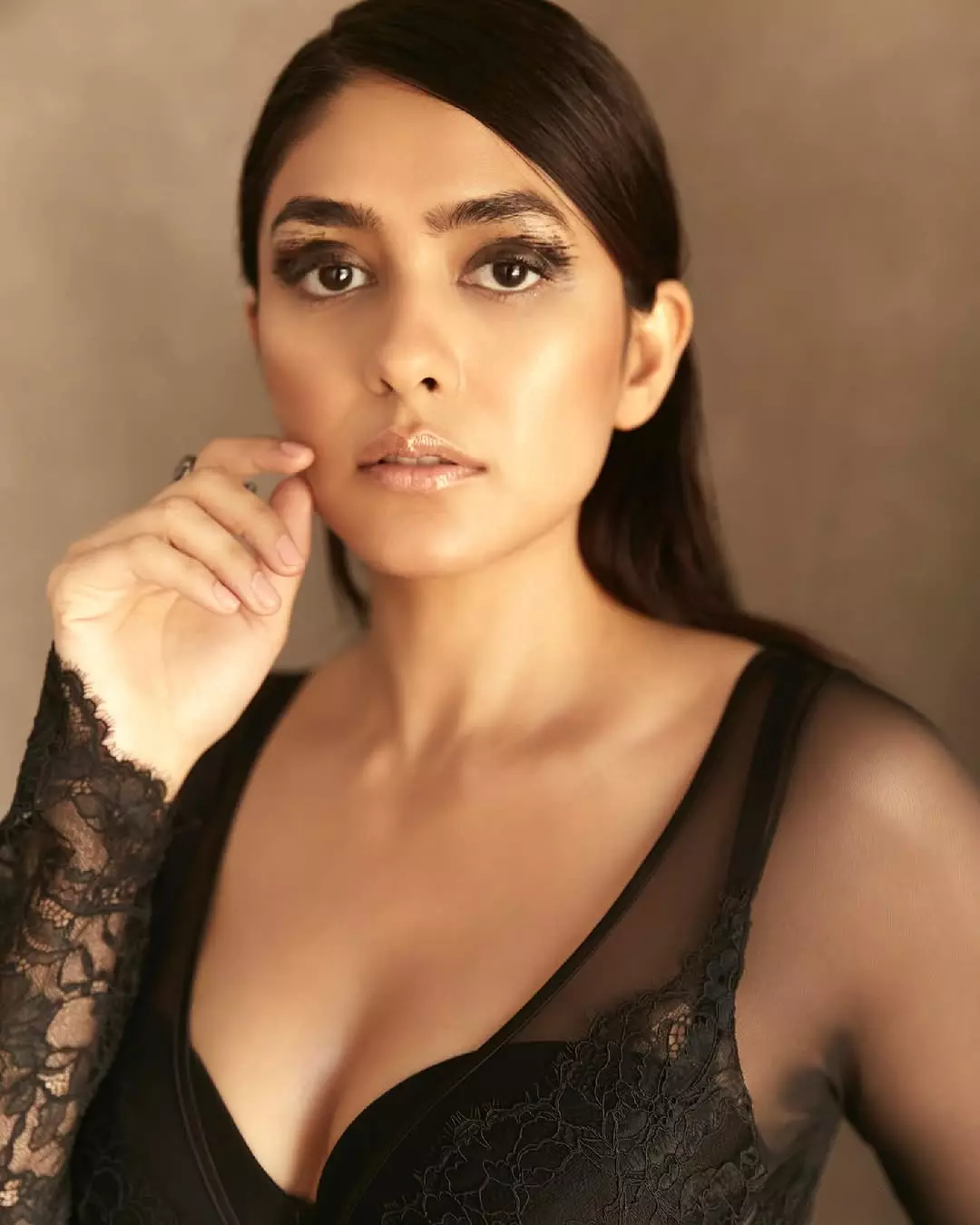 Mrunal Not overdressed just Variety