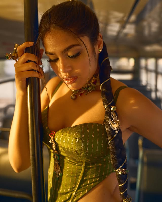 Faria Makes You Fall in Love All Over Again