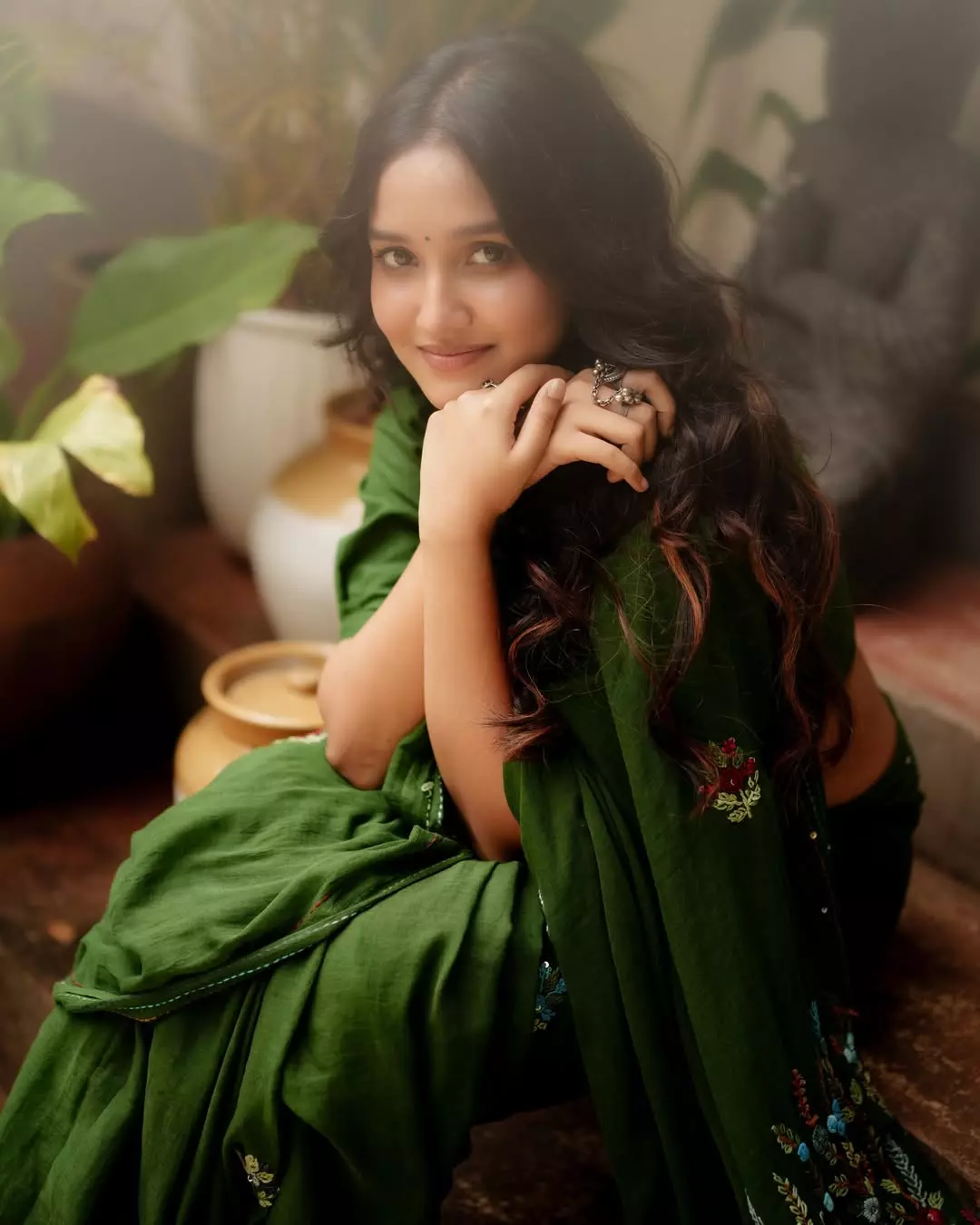 Anikha Surendran Elegant Saree Photoshoot Rooted Charm Glows Anikha Surendran Elegant Saree Photoshoot Rooted Charm Glows