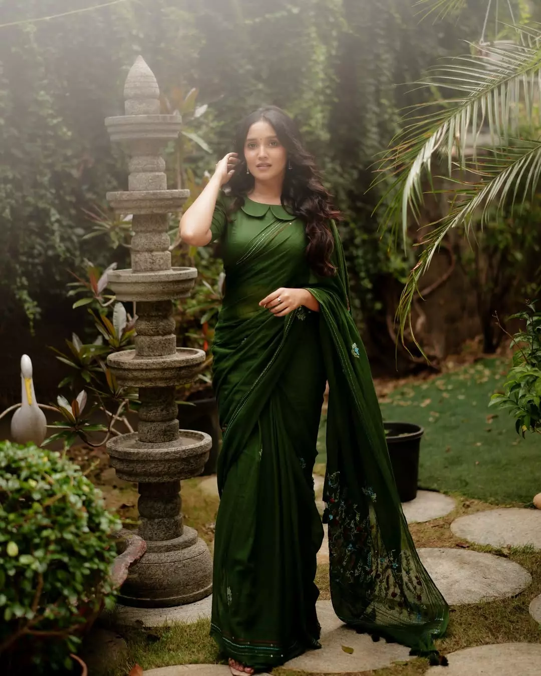 Anikha Surendran Elegant Saree Photoshoot Rooted Charm Glows Anikha Surendran Elegant Saree Photoshoot Rooted Charm Glows