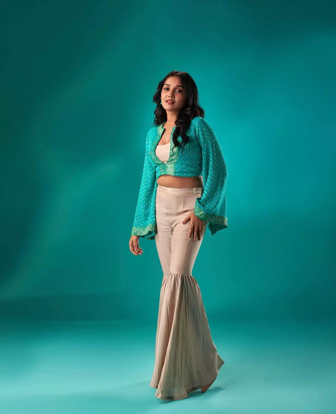 Anikha Surendran Elegant Saree Photoshoot Rooted Charm Glows Anikha Surendran Elegant Saree Photoshoot Rooted Charm Glows