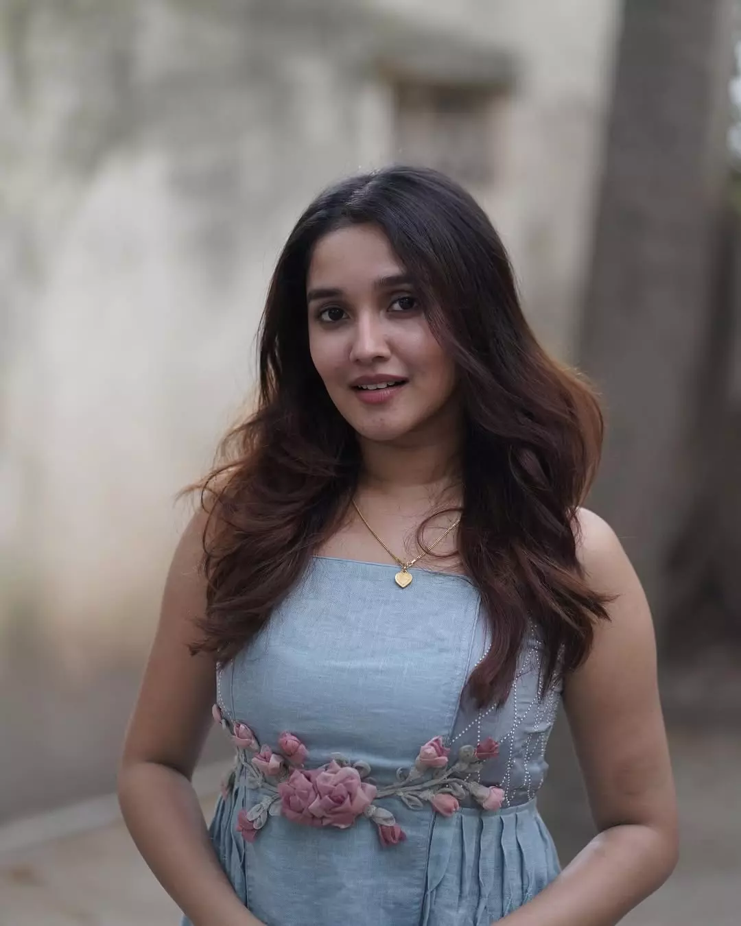 Anikha Surendran Elegant Saree Photoshoot Rooted Charm Glows Anikha Surendran Elegant Saree Photoshoot Rooted Charm Glows
