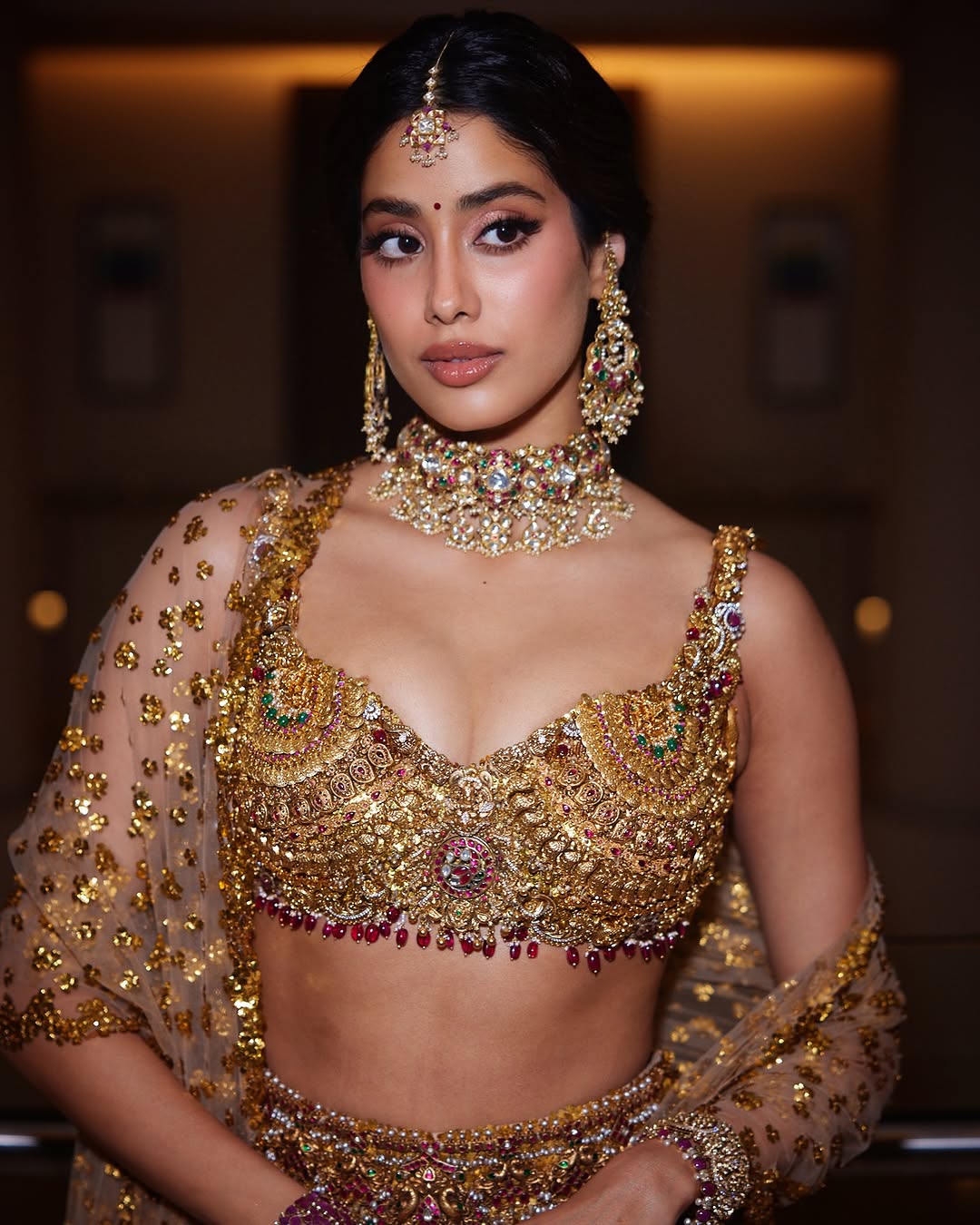 Janhvi Kapoor Brings Back Tumblr Girl Vibes