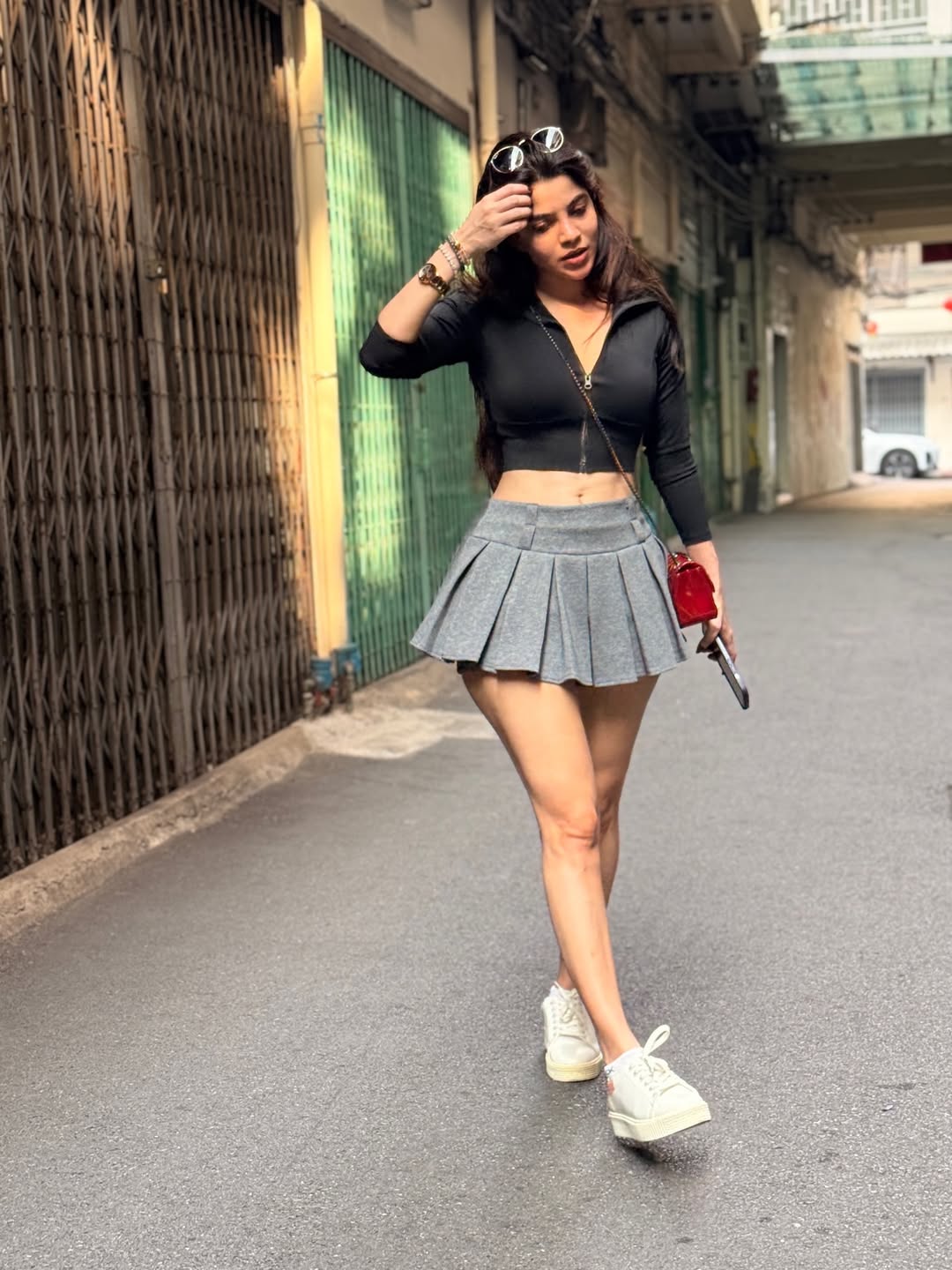 Dubai Diaries: Divya Bharathi in Soft, Stunning Frames Dubai Diaries: Divya Bharathi in Soft, Stunning Frames