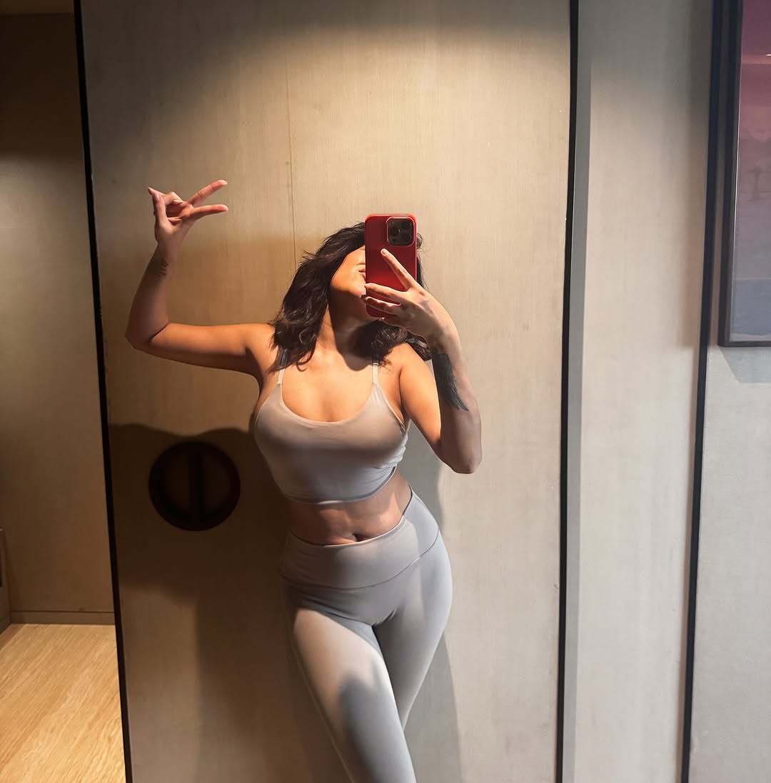 Sara Gurpal Stuns With Effortless Glam Sara Gurpal Stuns With Effortless Glam