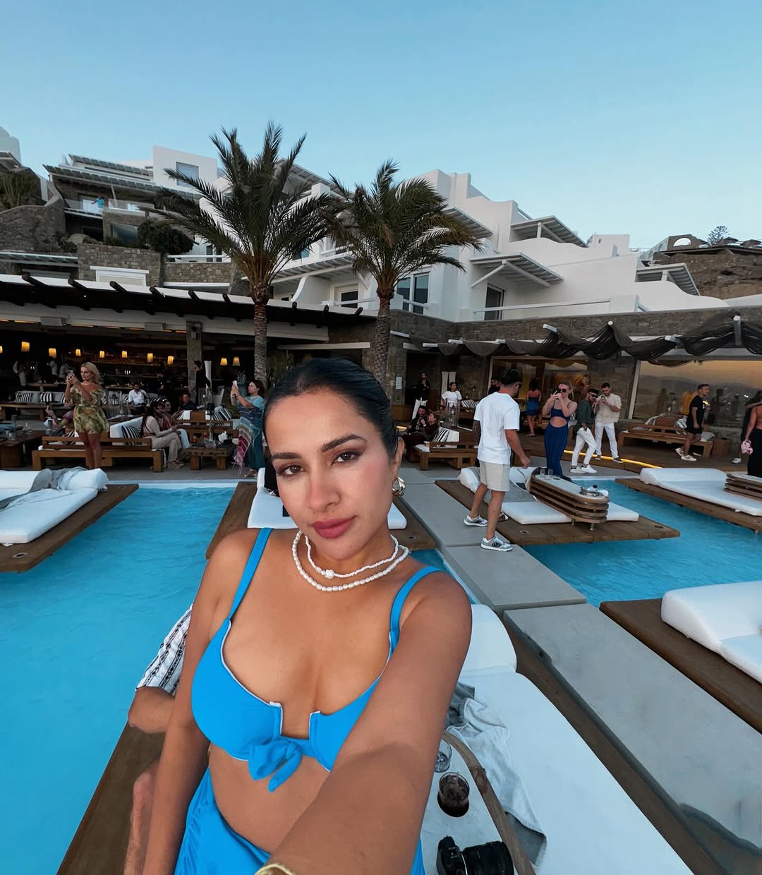 Sara Gurpal Stuns With Effortless Glam Sara Gurpal Stuns With Effortless Glam