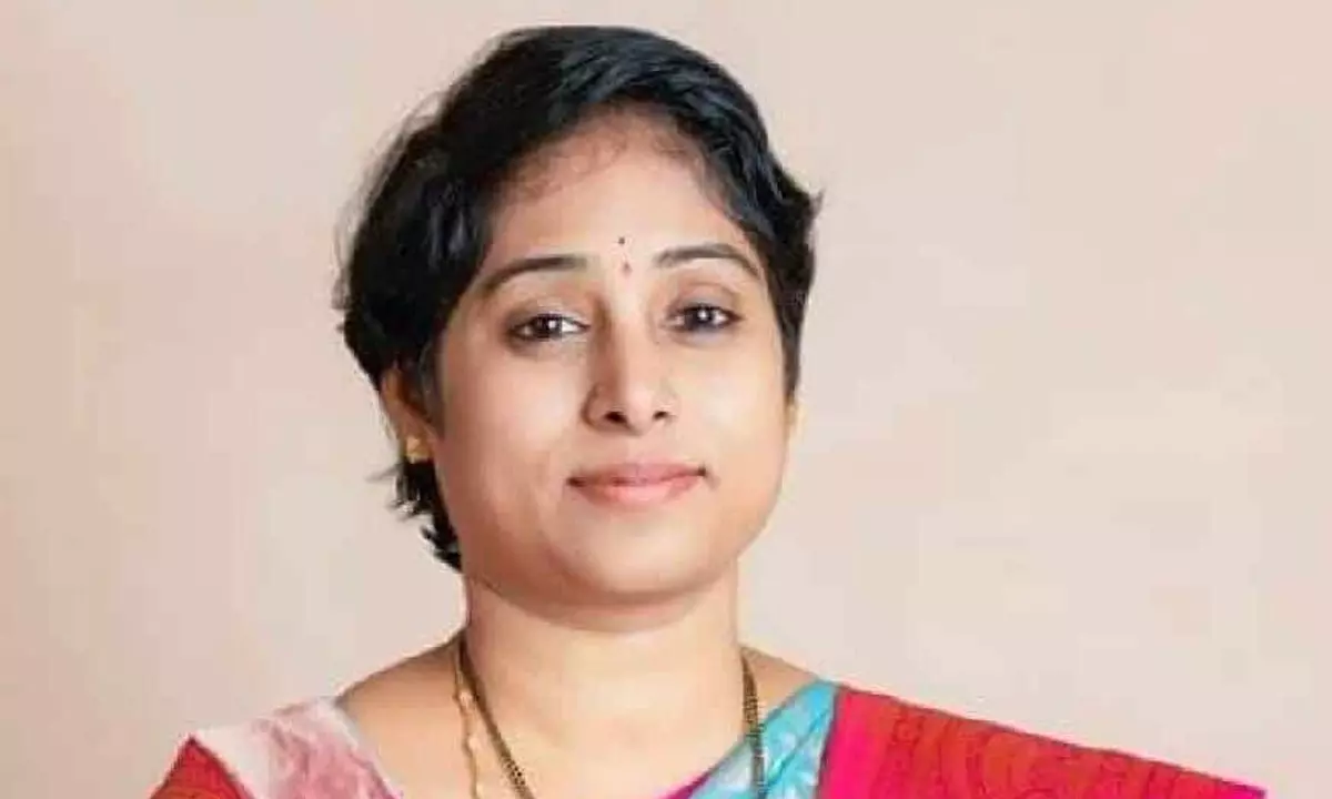 గ‌ల్లా మాధ‌వి @ చంద్ర‌బాబుపై స్కై రేంజ్ అభిమానం...!