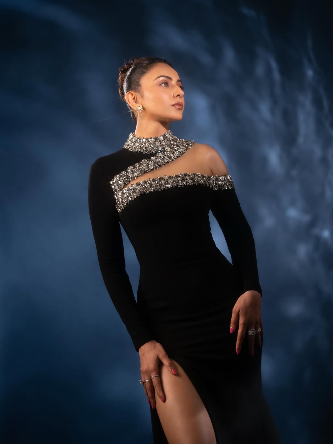 Rakul Preet Singhs Trendy Outfits Captivate Fans