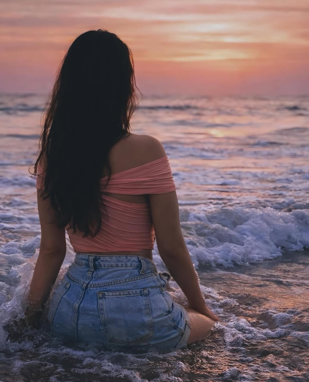 Jyoti Poorvajs Chic Off-Shoulder Look Goes Viral by the Sea Jyoti Poorvajs Chic Off-Shoulder Look Goes Viral by the Sea