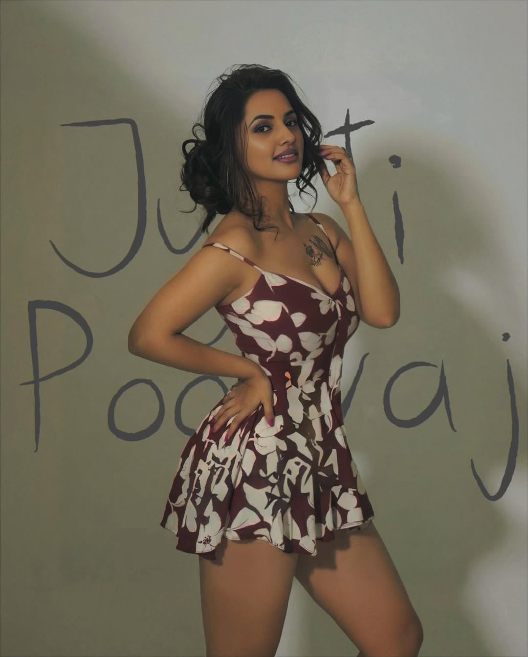 Jyoti Poorvajs Chic Off-Shoulder Look Goes Viral by the Sea Jyoti Poorvajs Chic Off-Shoulder Look Goes Viral by the Sea