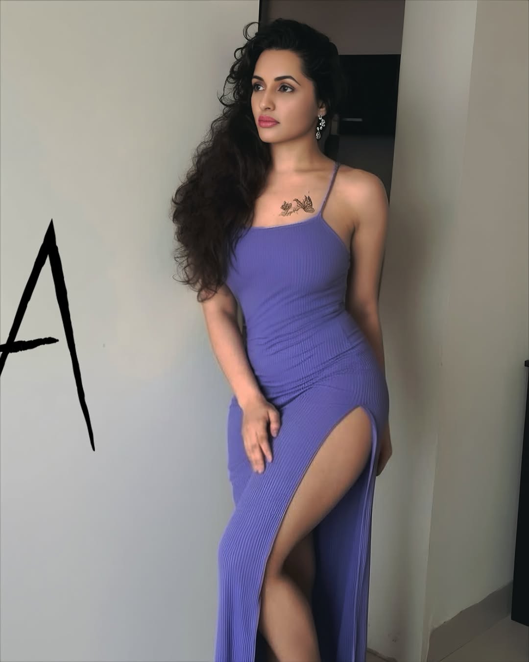 Jyoti Poorvajs Chic Off-Shoulder Look Goes Viral by the Sea