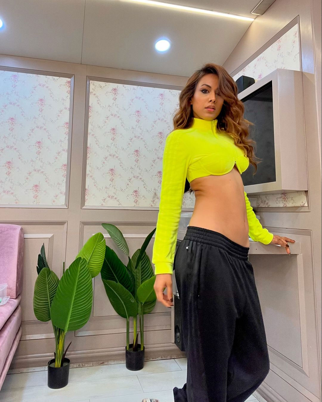 Nia Sharma Stuns in Classic Black Saree with Bold Confidence Nia Sharma Stuns in Classic Black Saree with Bold Confidence