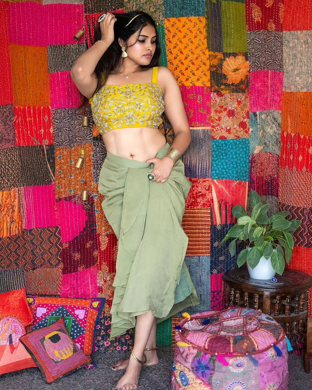 Divi Vadthyas Graceful Saree Look Wins Hearts