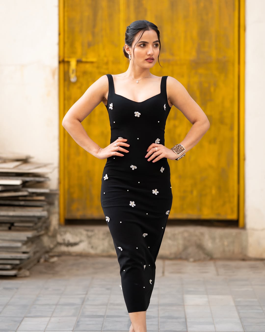 Siri Hanumanthus Chic Olive-Green Look Steals the Spotlight