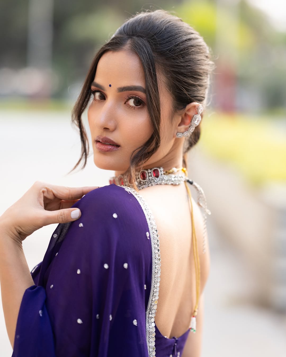 Siri Hanumanthus Chic Olive-Green Look Steals the Spotlight