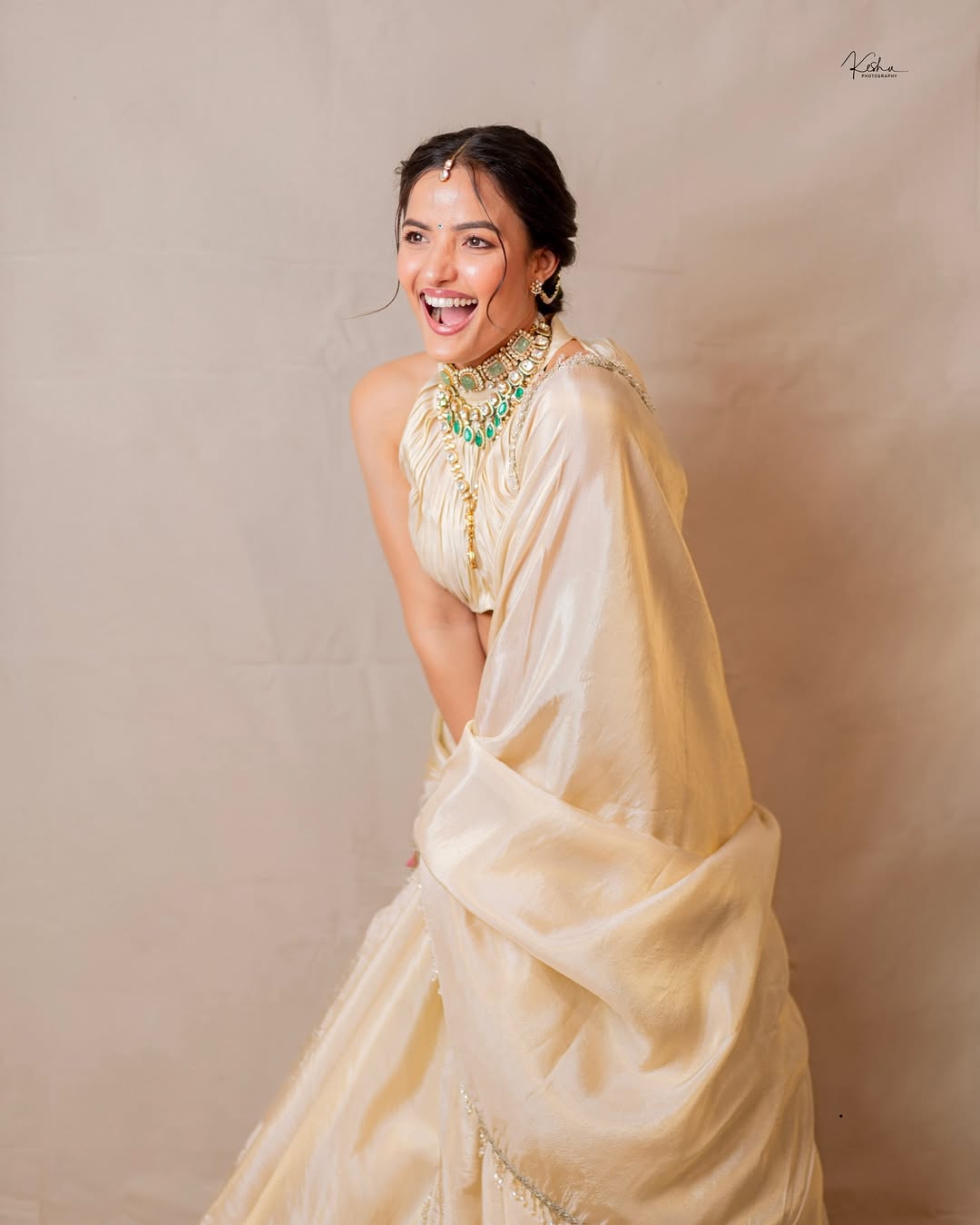 Siri Hanumanthus Chic Olive-Green Look Steals the Spotlight