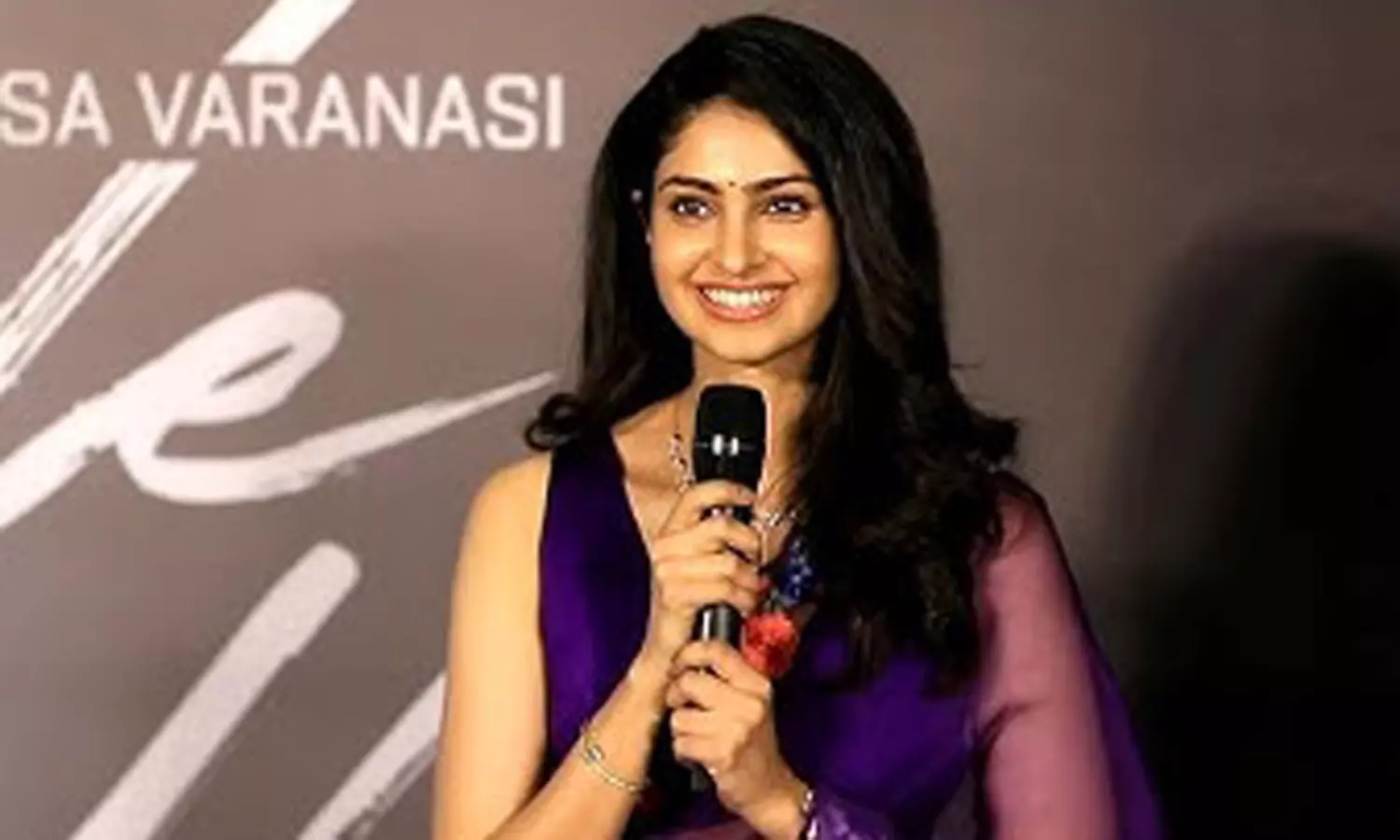 కపుల్ ఫ్రెండ్లీ: ట్రైలర్ లాంఛ్ ఈవెంట్ లో స్పెషల్ అట్రాక్షన్ గా మానస వారణాసి!