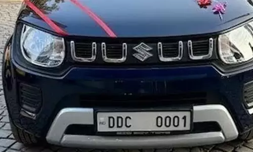 0001 నంబర్ ప్లేట్ కోసం రూ. 2.08 కోట్లు పెట్టిన గుంటూరు వాసి