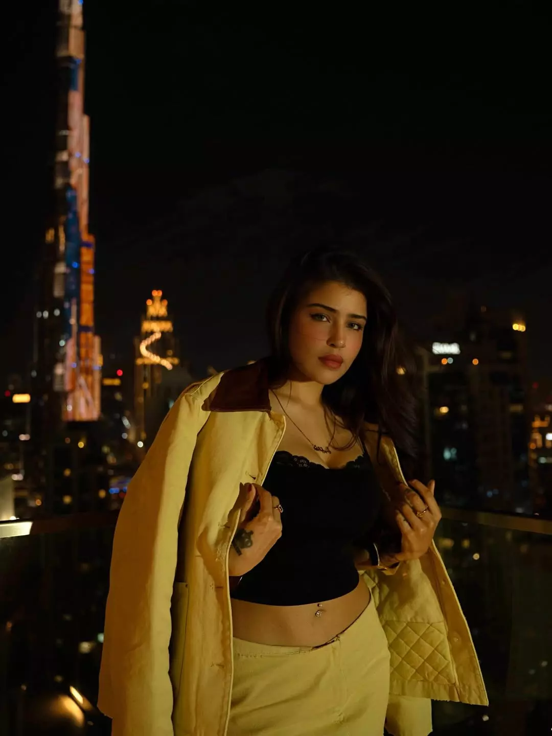 Edin Rose Lights Up the Night Edin Rose Lights Up the Night