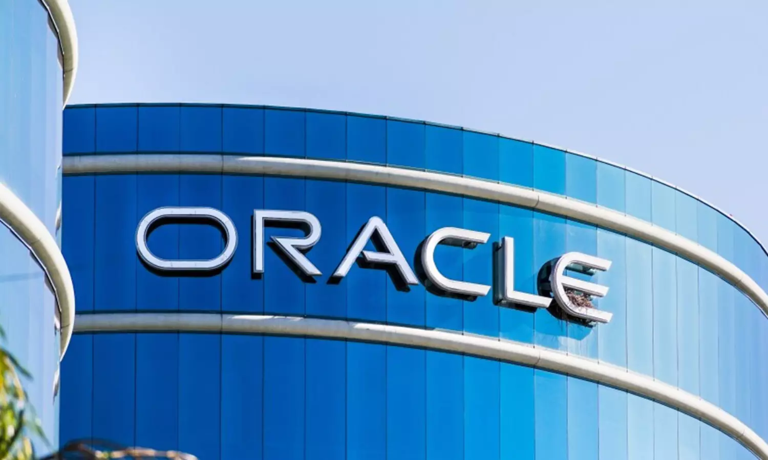 ఏఐ వెలుగులో నిరుద్యోగ నీడలు.. ఒరాకిల్ నిర్ణయం దేనికి సంకేతం? ఏఐ వెలుగులో నిరుద్యోగ నీడలు.. ఒరాకిల్ నిర్ణయం దేనికి సంకేతం?