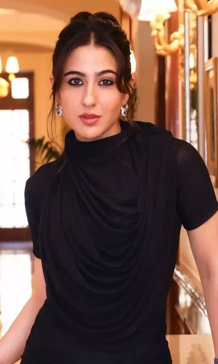Sara Ali Khan’s Elegant Yet Playful Black Outfit