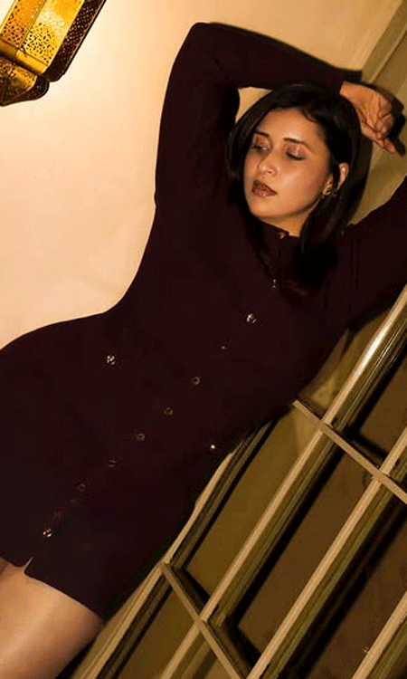 Mannara Chopra Shares a Stylish Moment