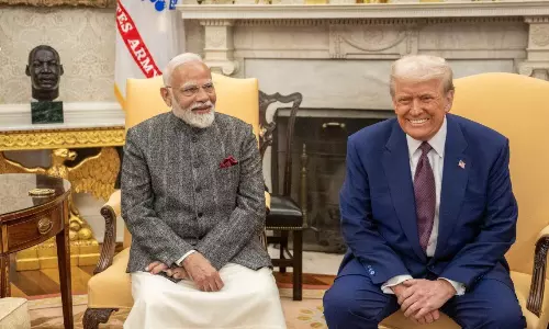 అప‌ర చాణ‌క్య‌మే.. ట్రంప్ ను దిగొచ్చేలా చేసిందా ?