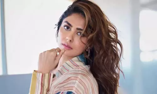 ఆ ఆఫ‌ర్ కోసం ప్రార్థించ‌మంటున్న మృణాల్