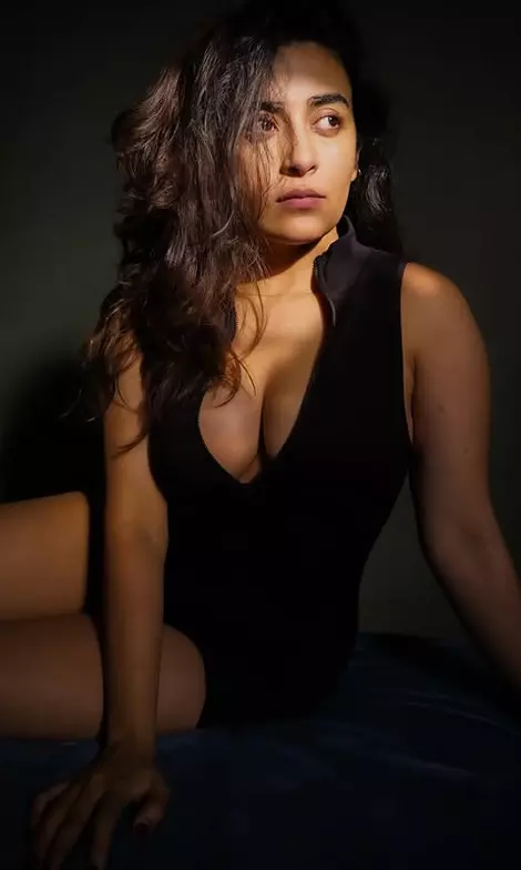 Jinal Joshi Sets Screens Ablaze with Style