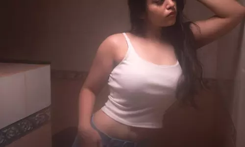 Bandhavi Sridhar’s Monochrome Magic Photo Goes Viral on Social Media