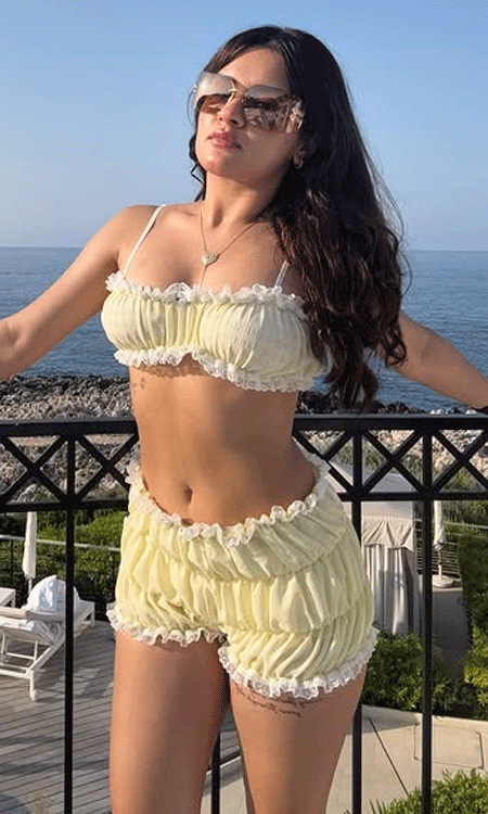 Avneet Kaur�s Sun-Kissed Style Steals the Spotlight