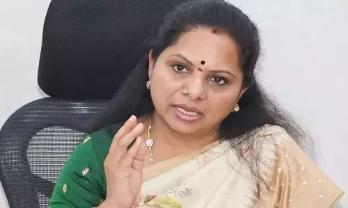 ముహూర్తాలు చూసి పార్టీ పెడుతారా కవితక్కా?