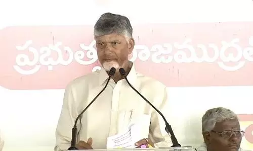 చంద్రబాబు మరో సంచలనం... నెయ్యిలో బాత్రూమ్ కడిగే కెమికల్స్!