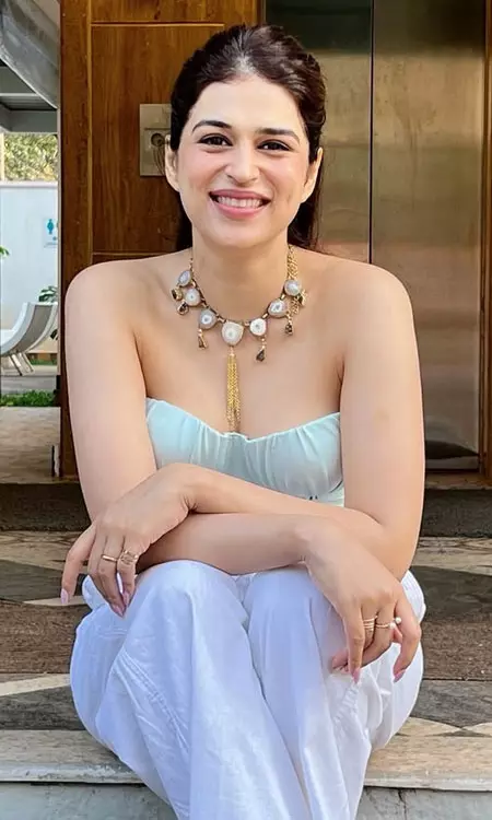 Shraddha Dass Relaxed Vacation Outfit