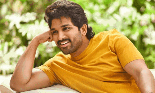 అల్లు అర్జున్ ఛాతీ మీద డైలాగులు రాసుకుని చదివిన నటుడు.. ఎవరంటే..!