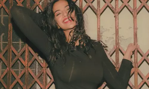 గార్జియస్ లుక్ లో అలరిస్తున్న మీనాక్షి చౌదరి!