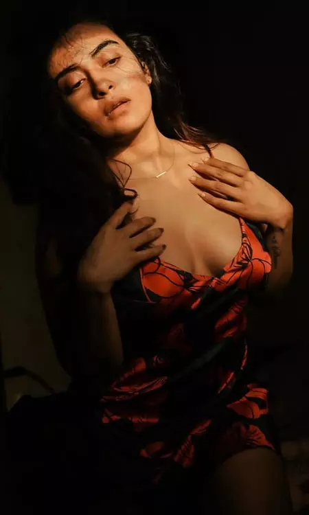 Jinal Joshi in Focus Style, Confidence & Screen Charm