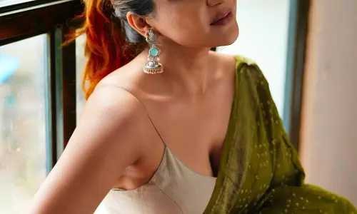 Sakshi Agarwal’s Saree Look Redefines Effortless Grace