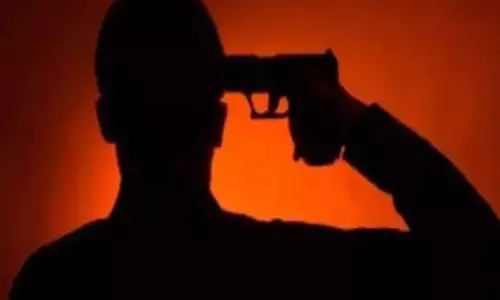 క్లాస్ రూమ్ హర్రర్... బాలికను చంపి తనను తాను కాల్చుకున్న క్లాస్ మేట్!