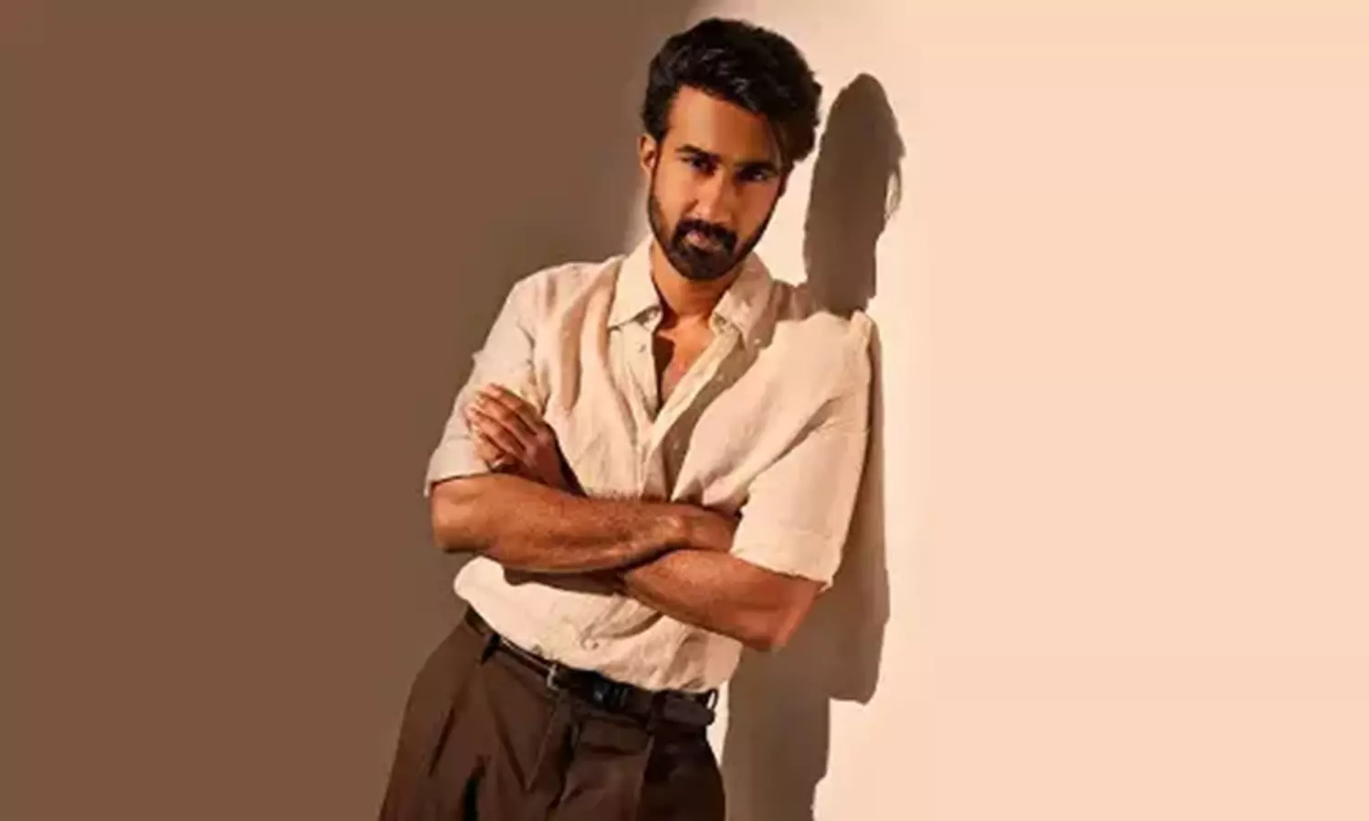 పవన్ సినిమా కోసం లాఠీ దెబ్బలు తిన్న సంతోష్ శోభన్.. ఏమన్నారంటే?